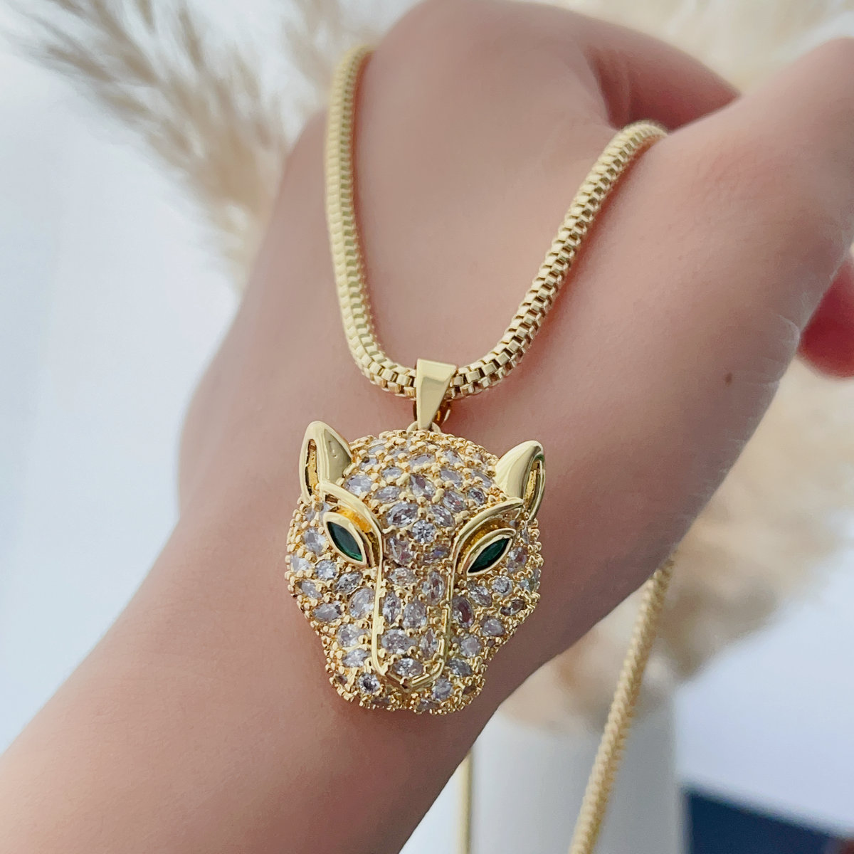 Clear zircon tiger pendant necklace