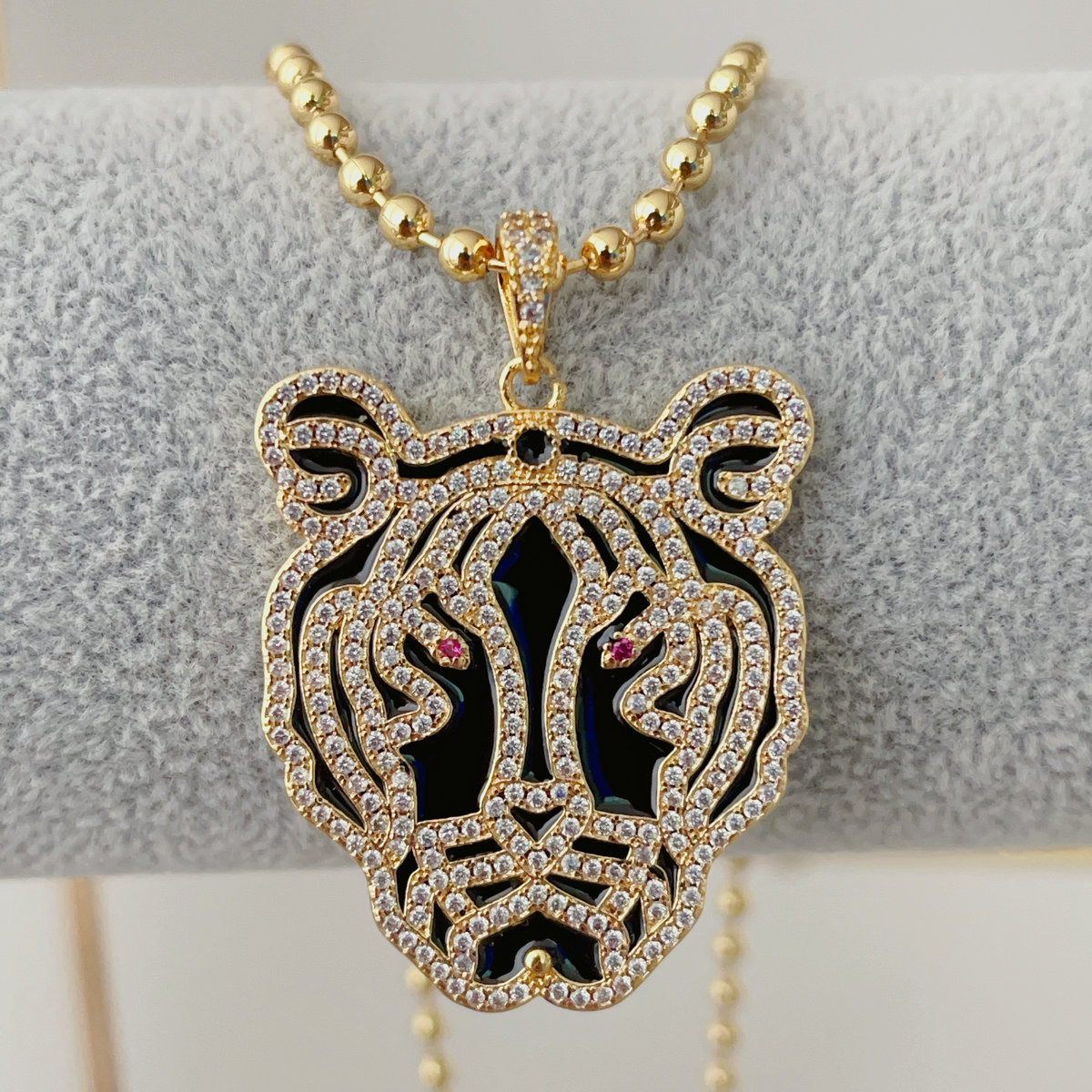 Black enamel tiger pendant beaded necklace
