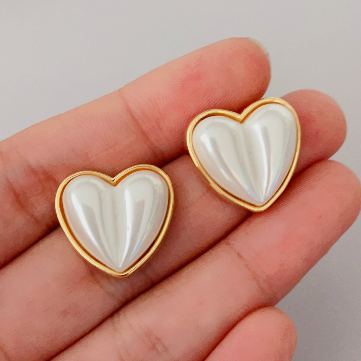 Heart pearl earrings
