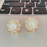 Flower pearl earrings