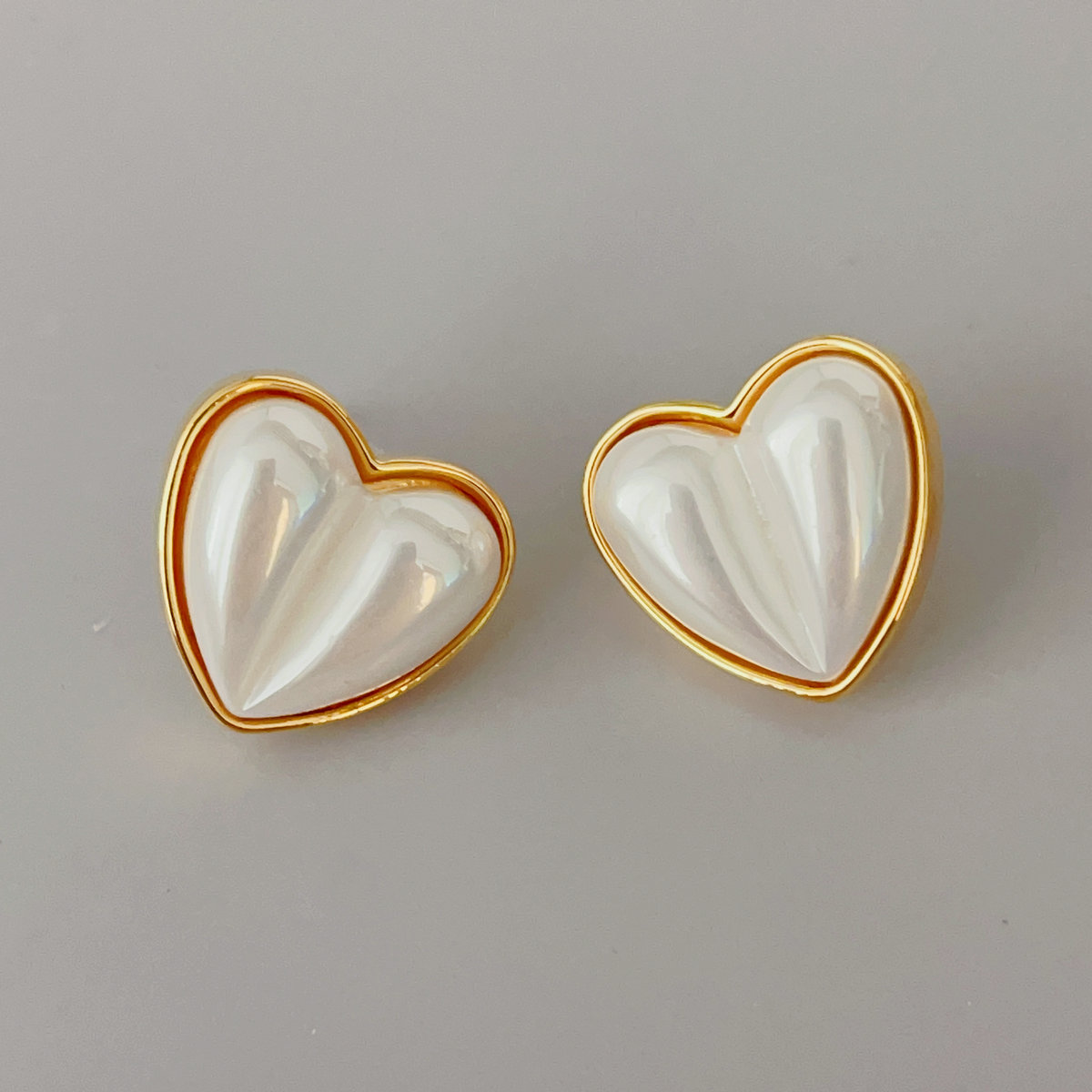 Heart pearl earrings