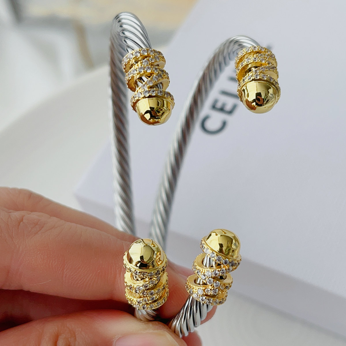 Stainless steel round gold ball cuff