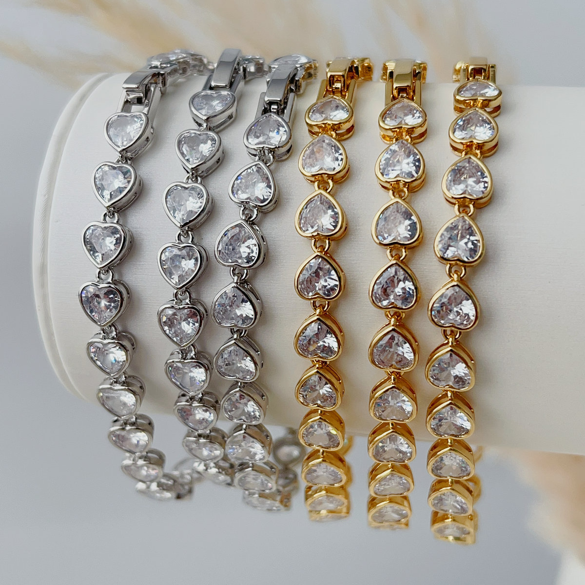 Pave heart zircon bracelet