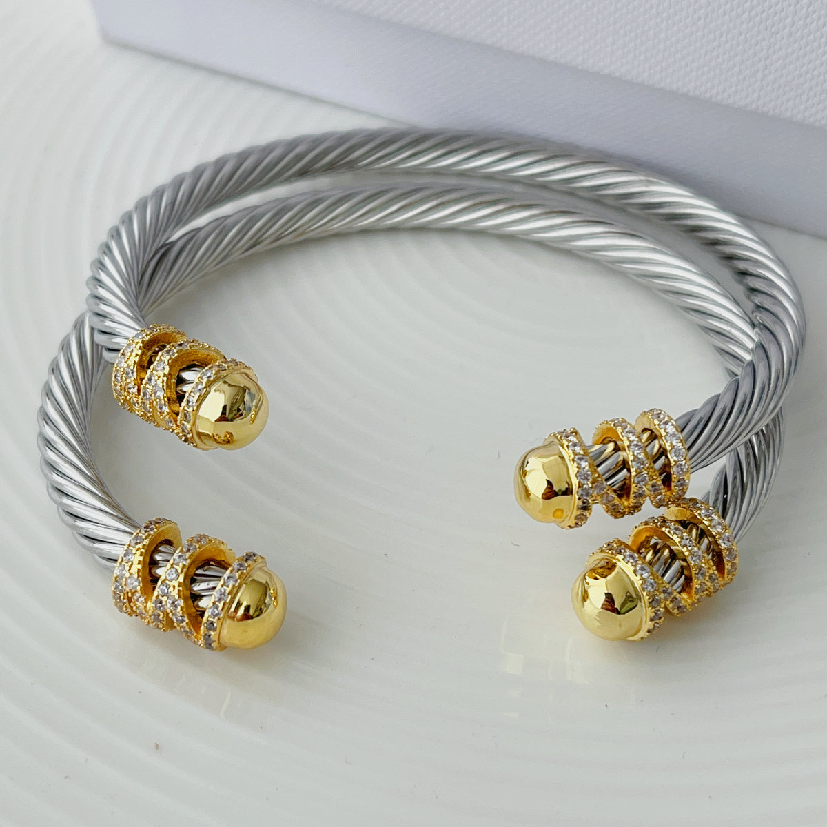 Stainless steel round gold ball cuff