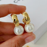 Round drop pearl earrings