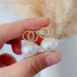 Round drop pearl earrings