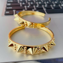 Rivet cuff