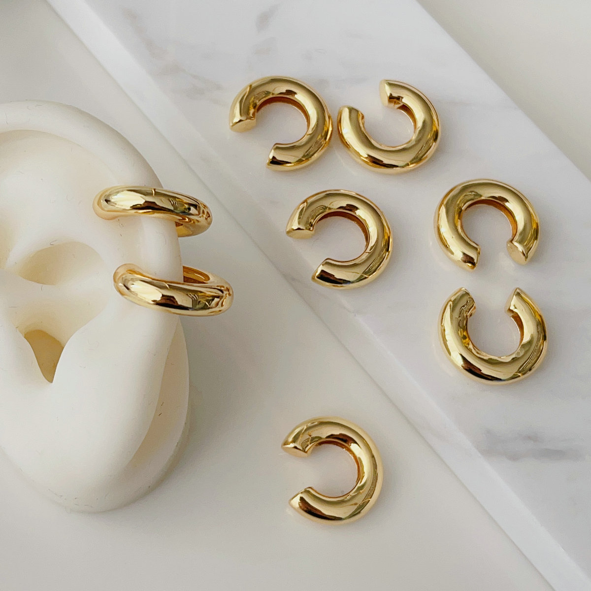 Circle metal ear cuff ( pair )