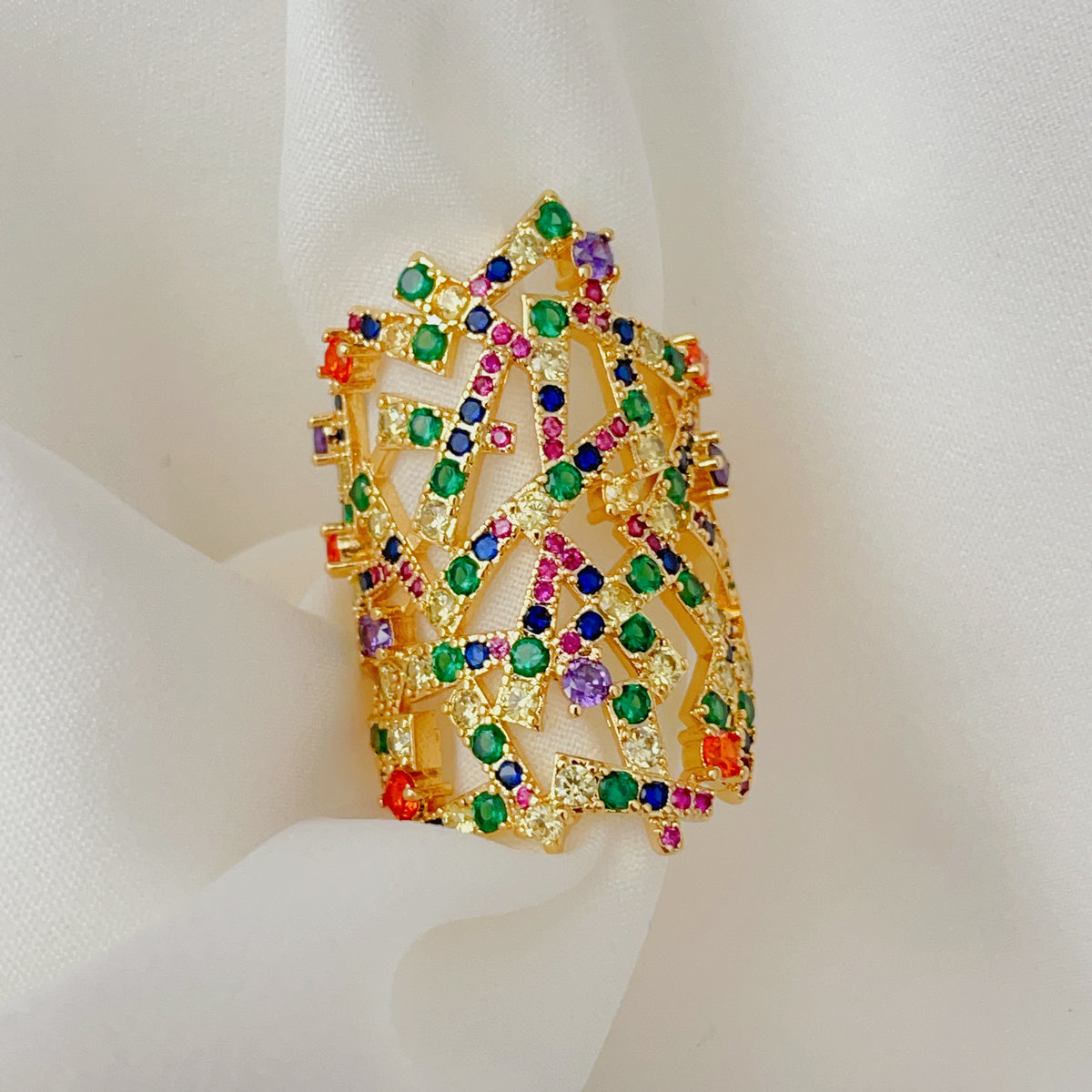 Colorful zicon ring
