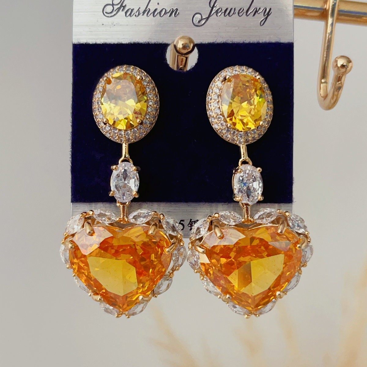 Yelllow big zircon heart earrings