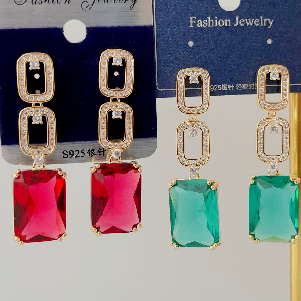 Chain stone earrings