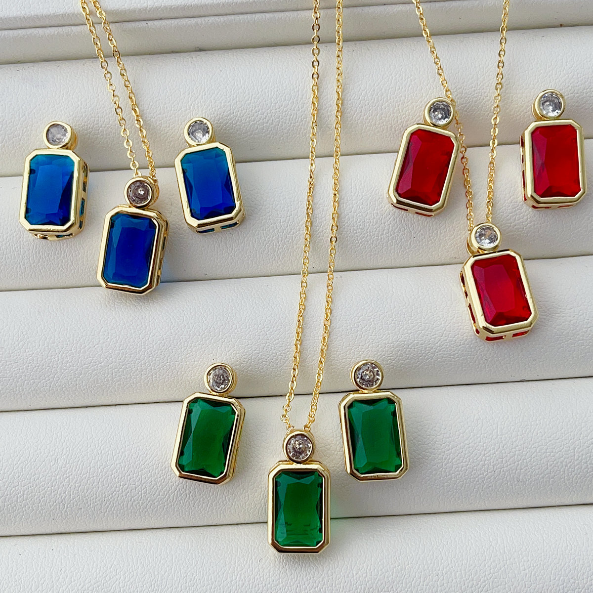 Set zircon earrings