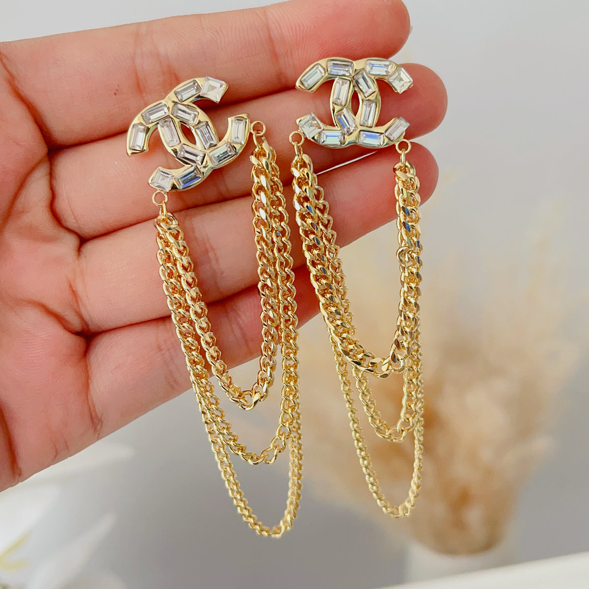 Chain tassel channel earrings
