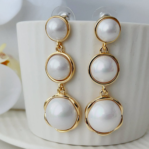 Pearl drop earrings