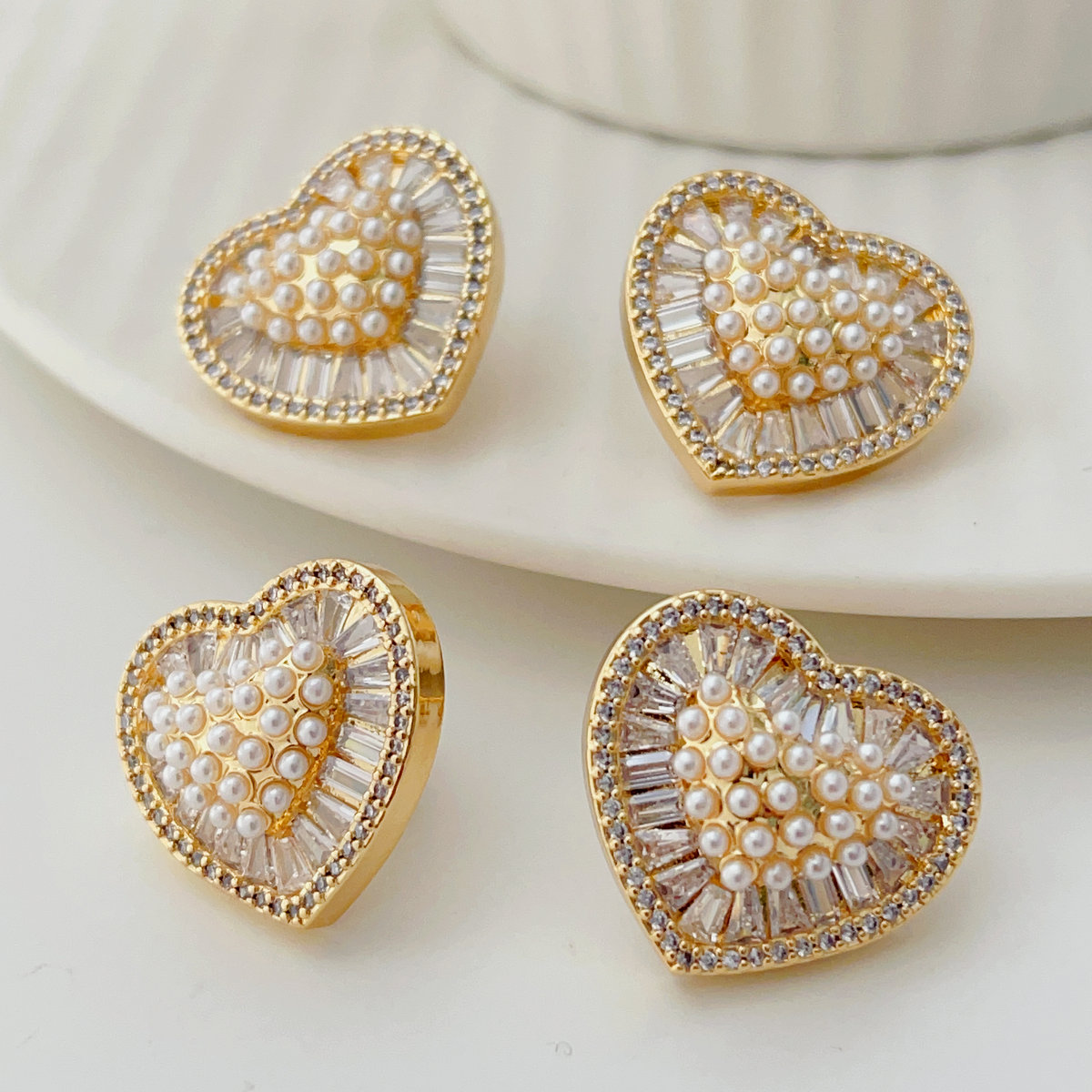 Pearl heart earrings