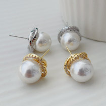Pearl flower earrings