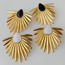 Fan earrings