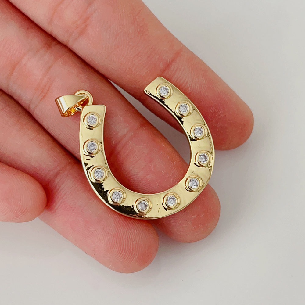 Horseshoe pendant
