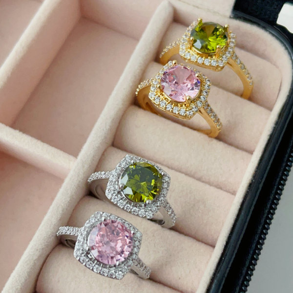Pave square zircon ring