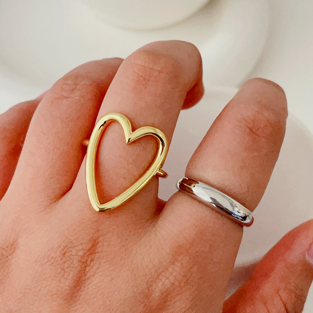 Metal heart ring