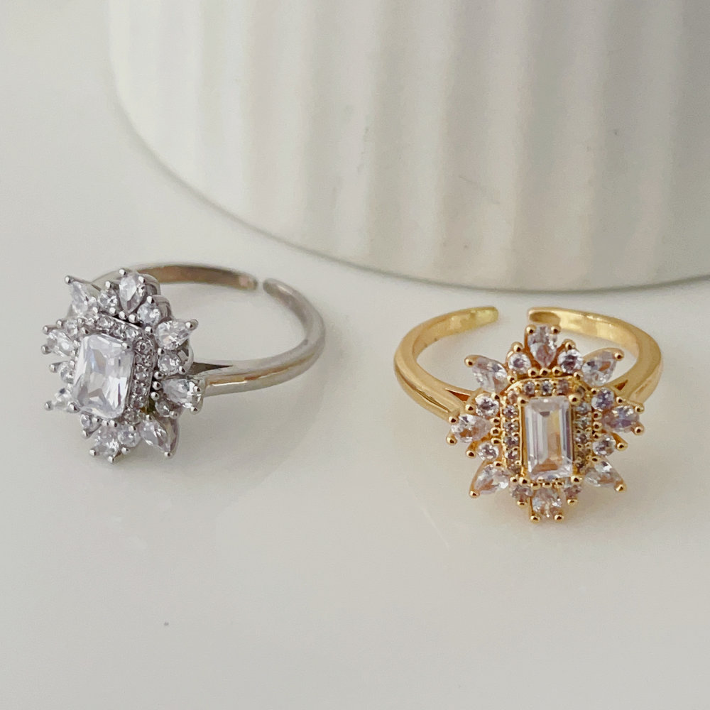 Pave flower ring