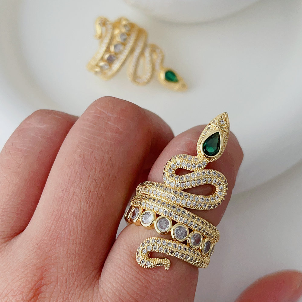 Green snake ring