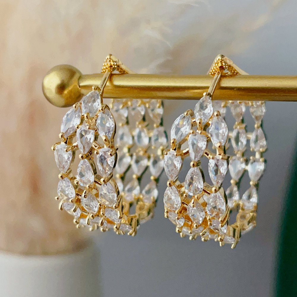 Zircon hoops