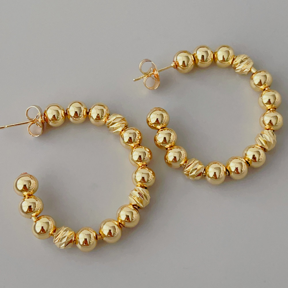 Gold ball hoop