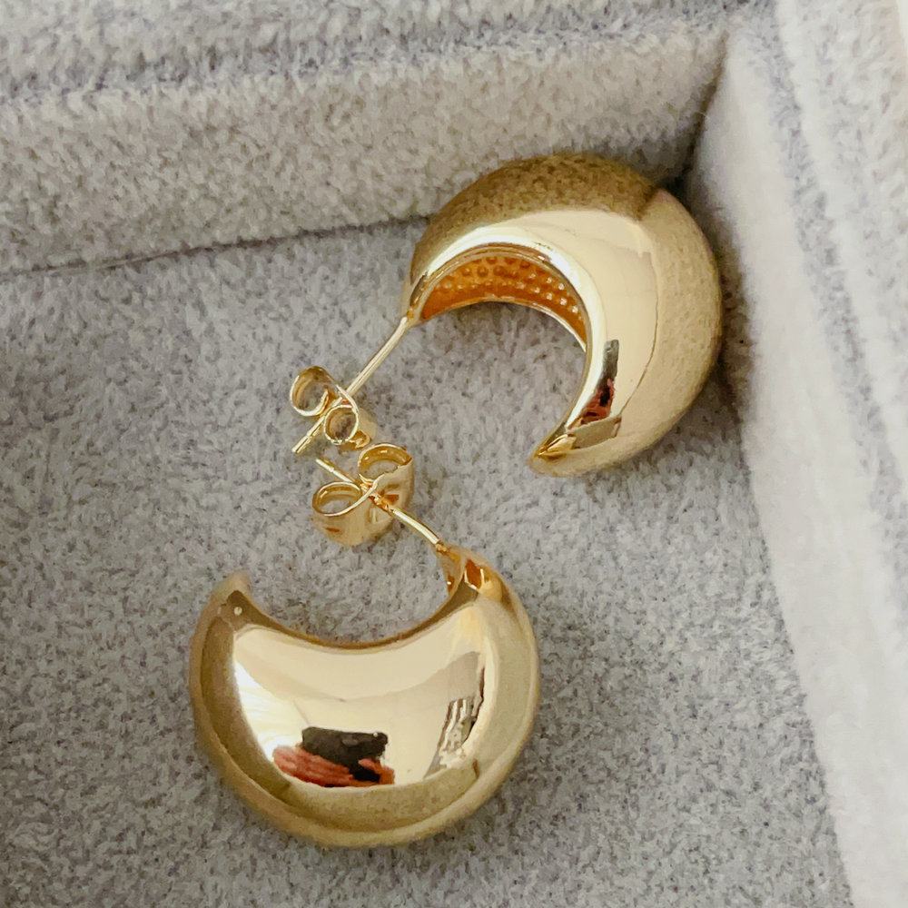 Metal moon earrings