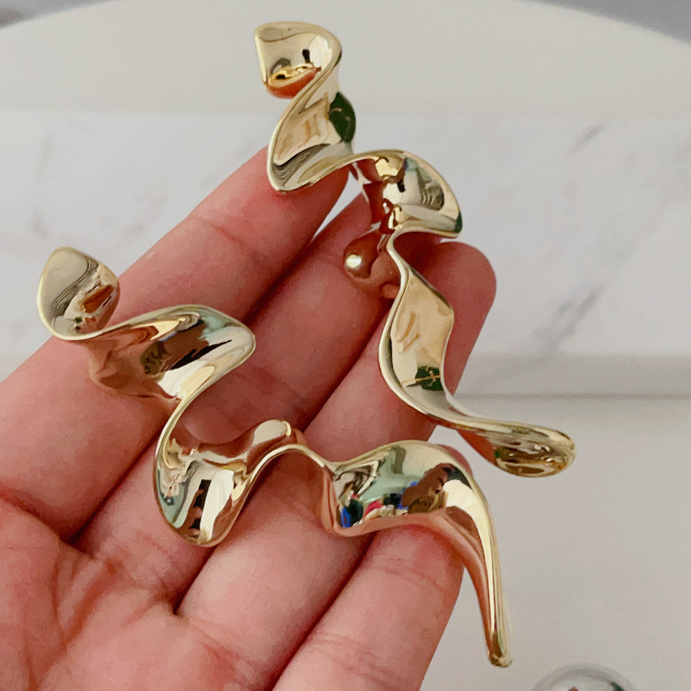 Metal s shape earrings