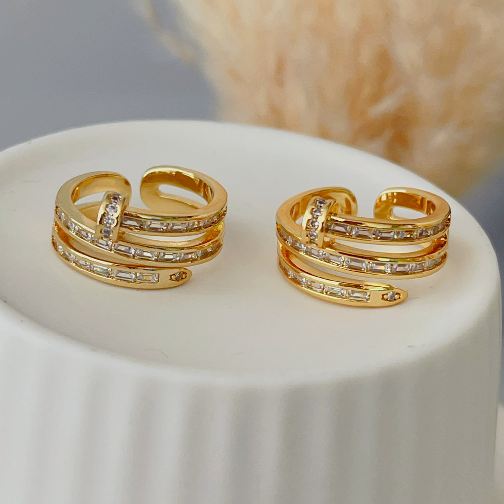 Pave zircon nail ring