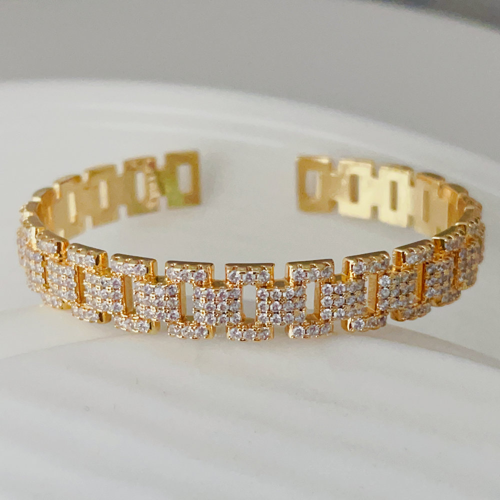 Pave chunky cuff