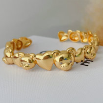Metal teddy bear cuff
