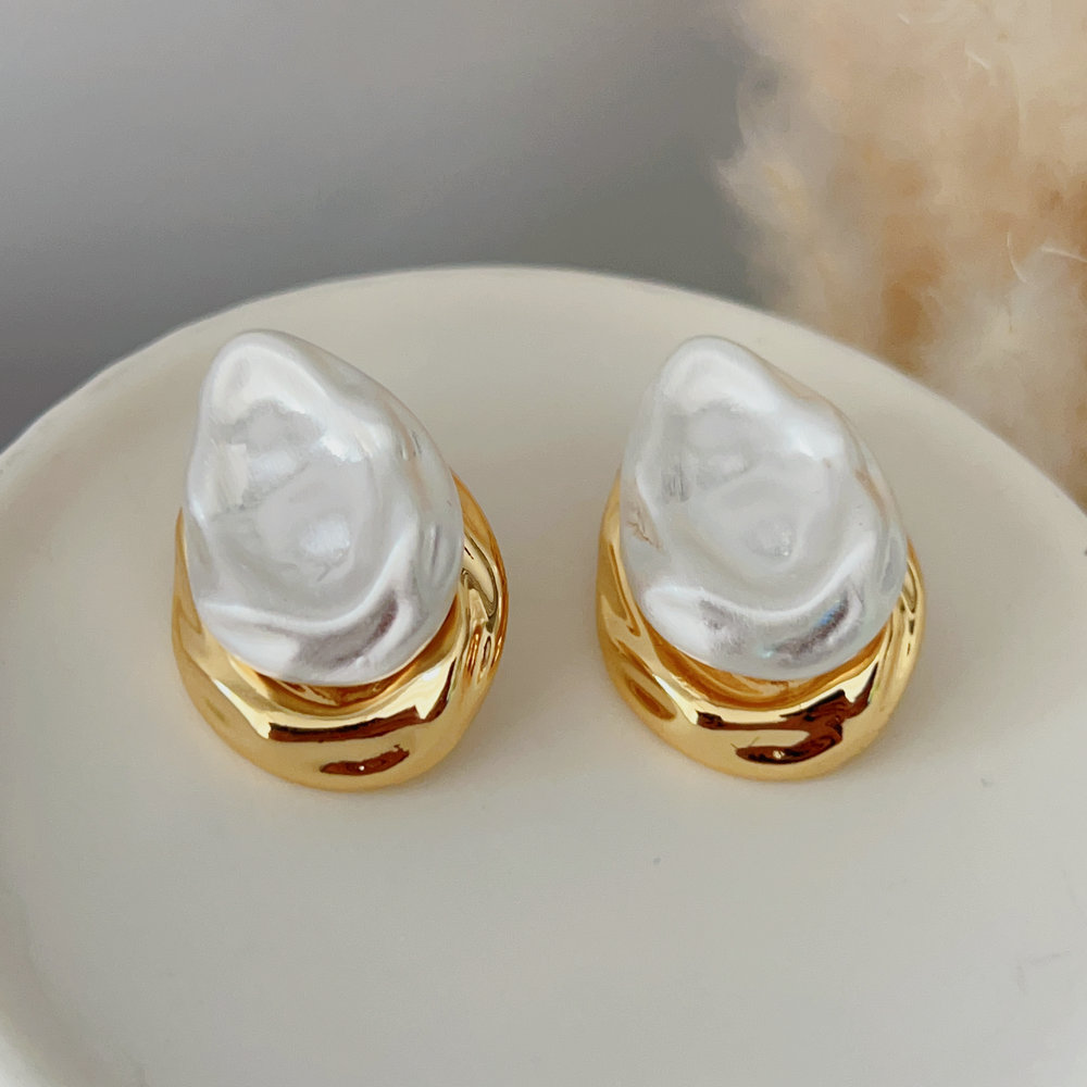 Water drop earrings