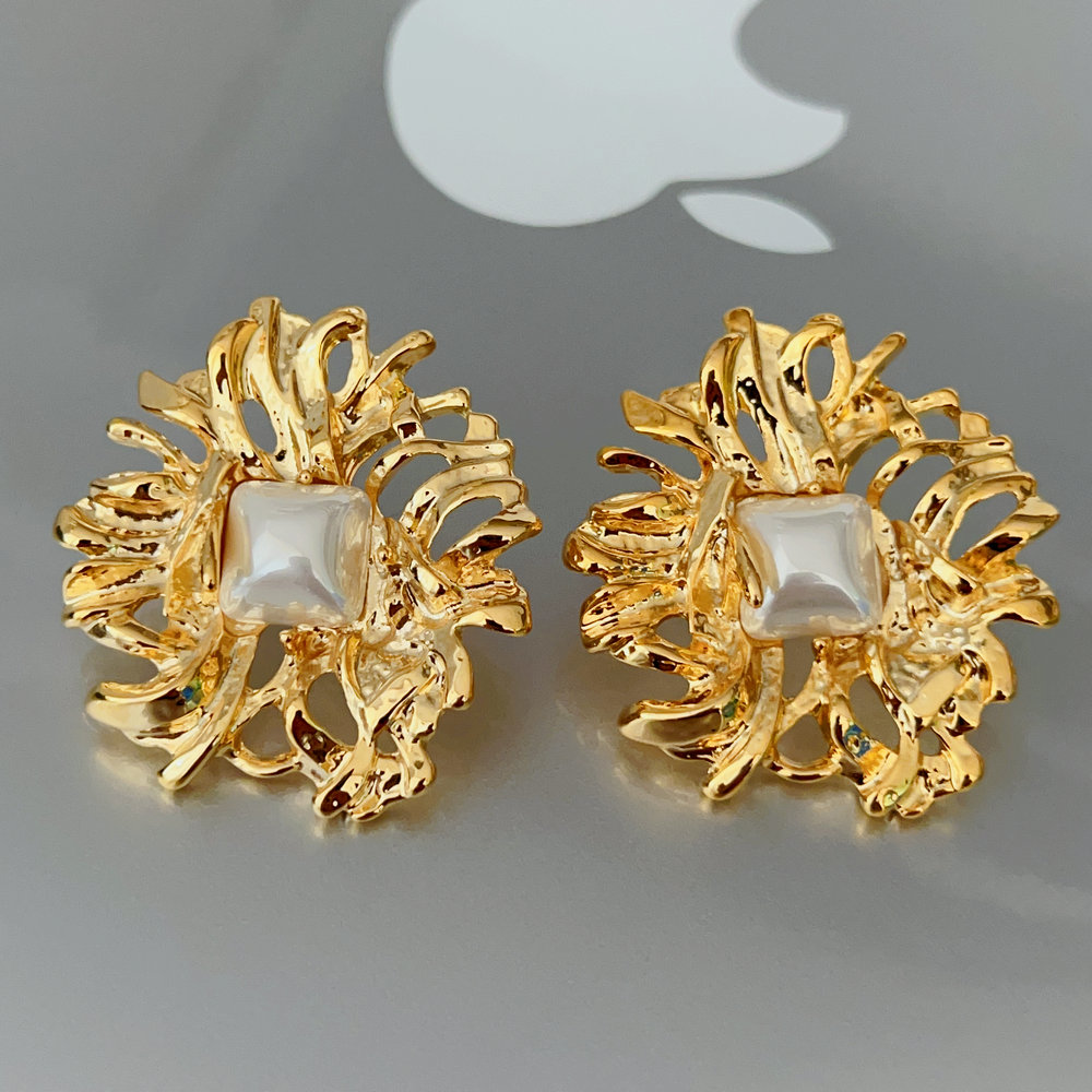 Flower earrings