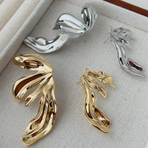 Metal leaf earrings