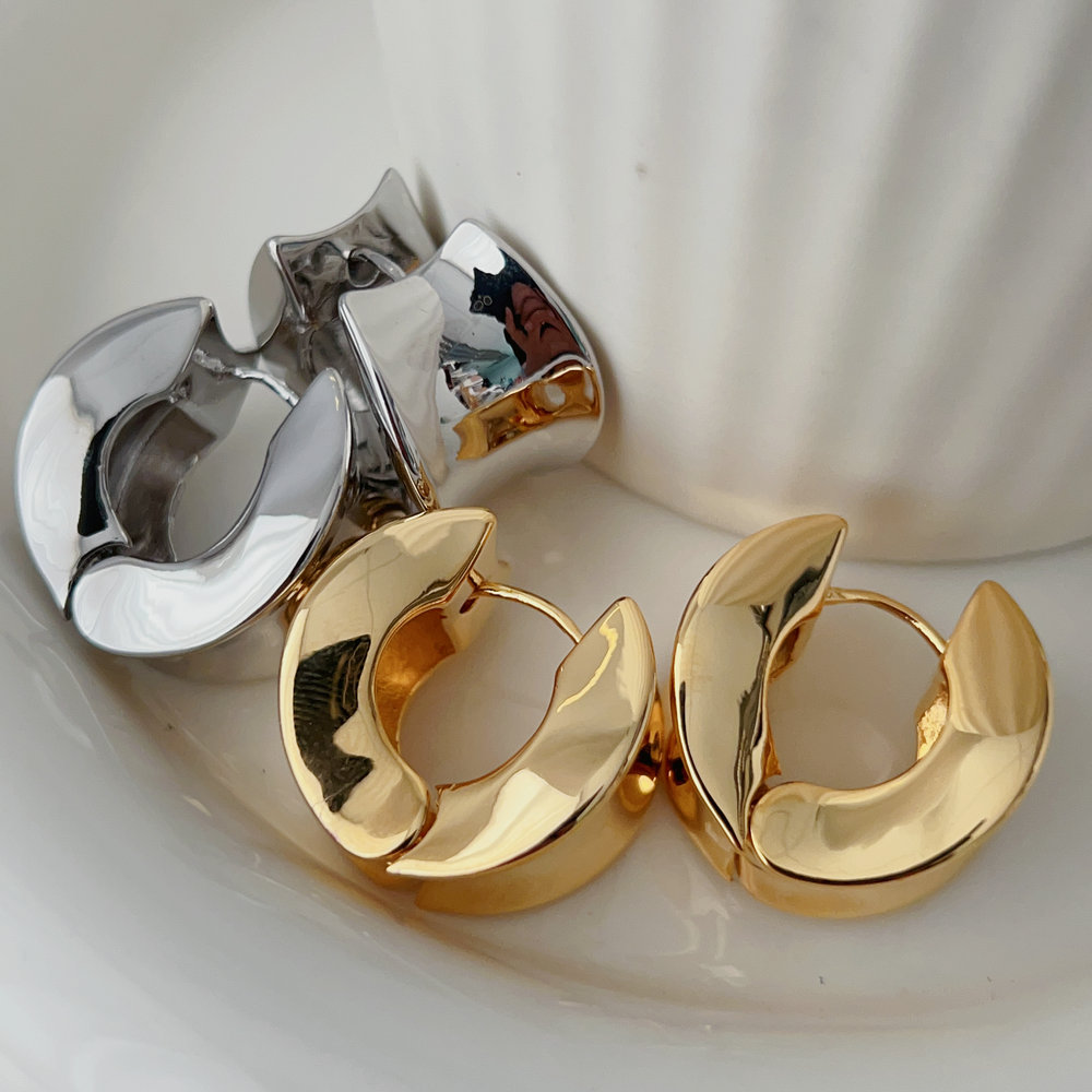 Metal chunky hoops