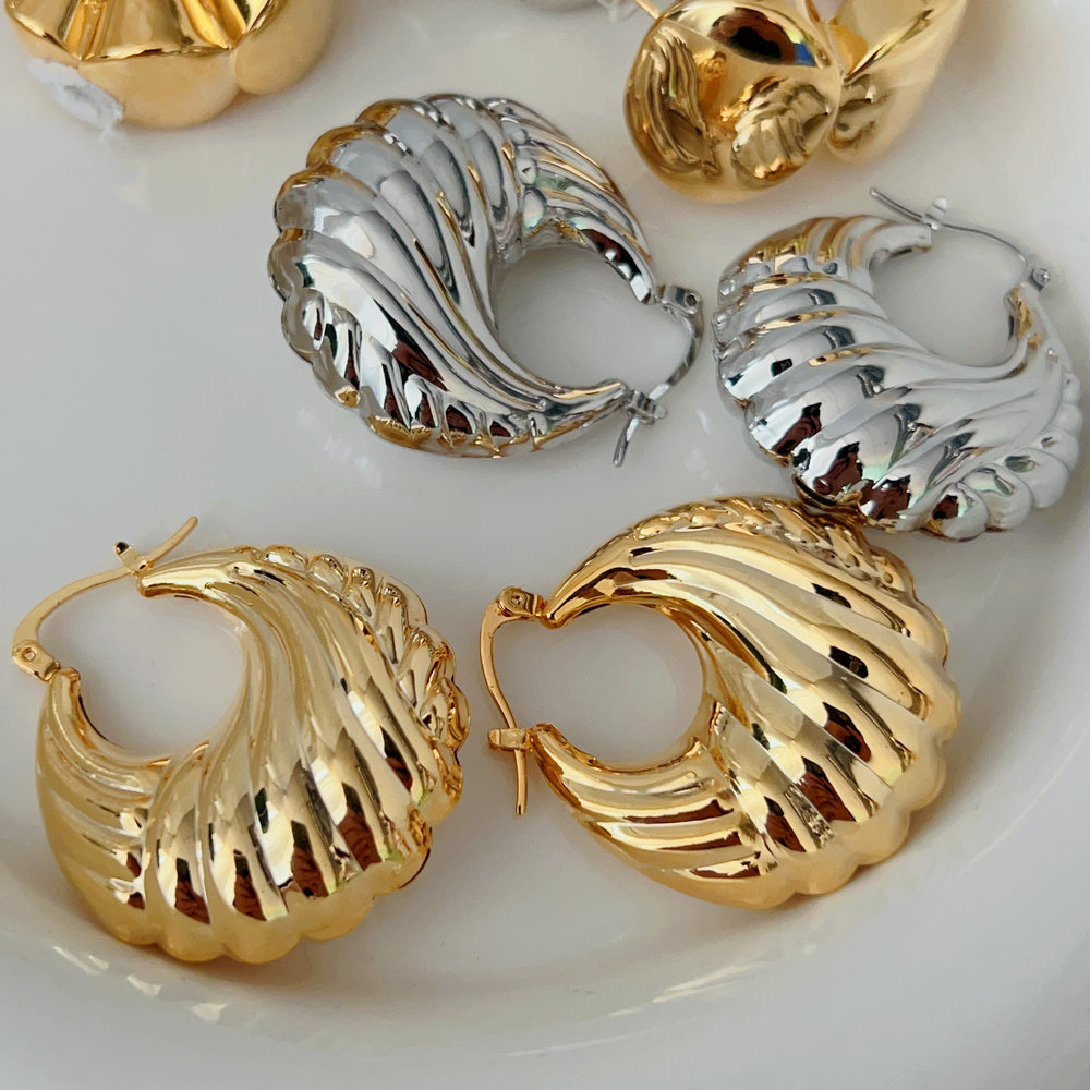 Metal chunky hoops