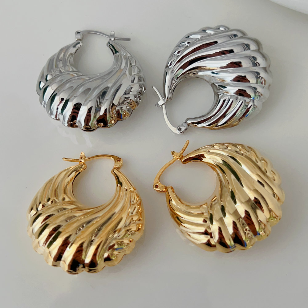 Metal chunky hoops