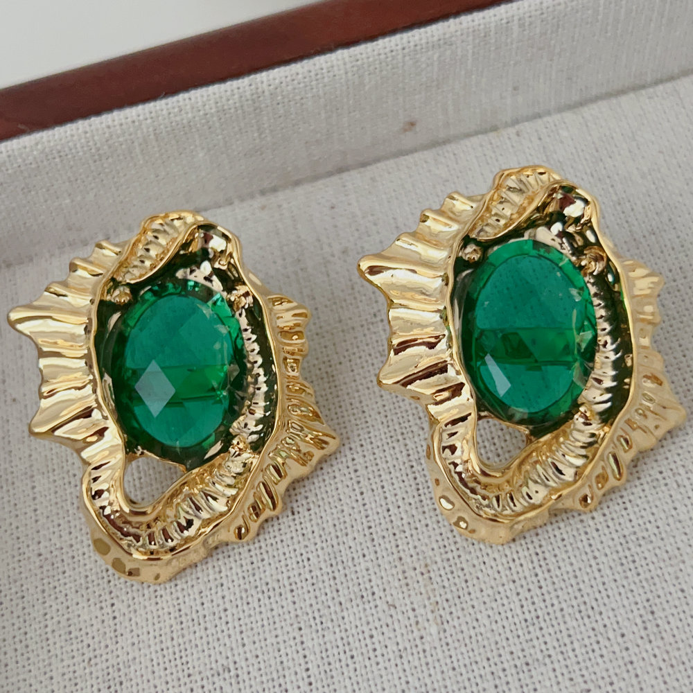 Metal leaf green earrings