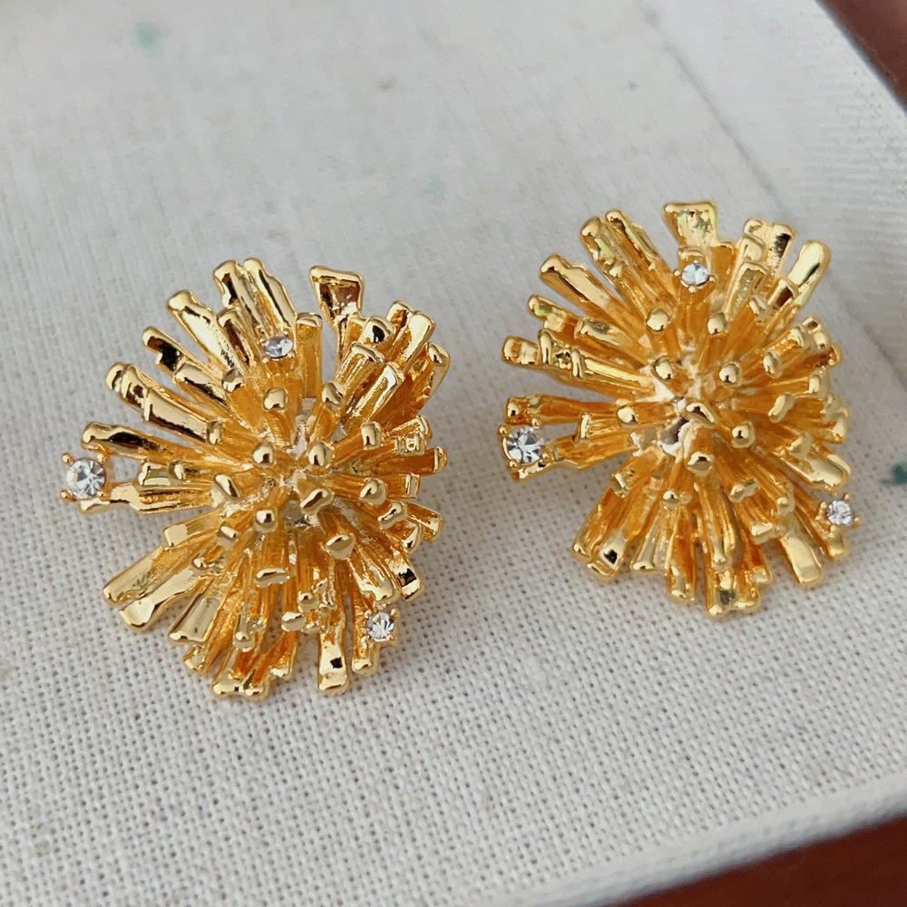 Metal flower earrings