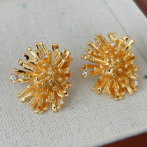 Metal flower earrings