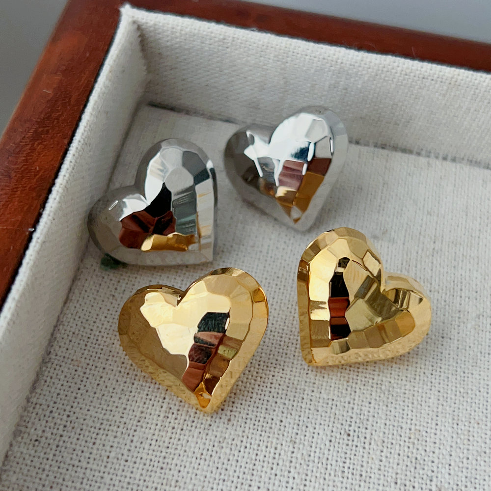 Metal heart earrings