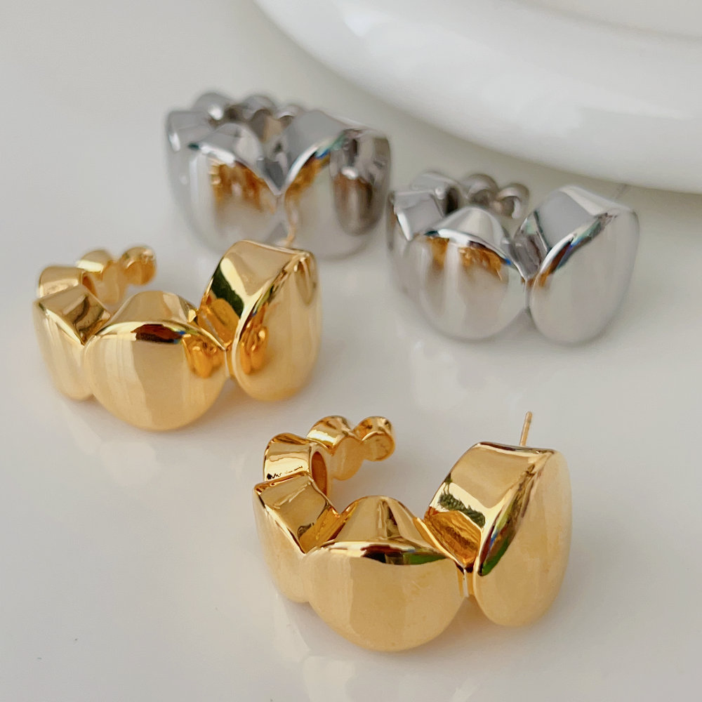 Chunky metal earrings