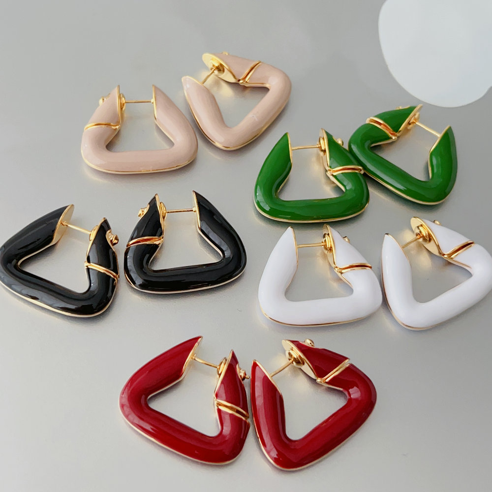 Enamel triangle hoop