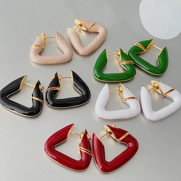 Enamel triangle hoop