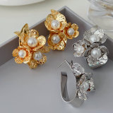 Metal flower earrings