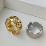 metal lozenge ring