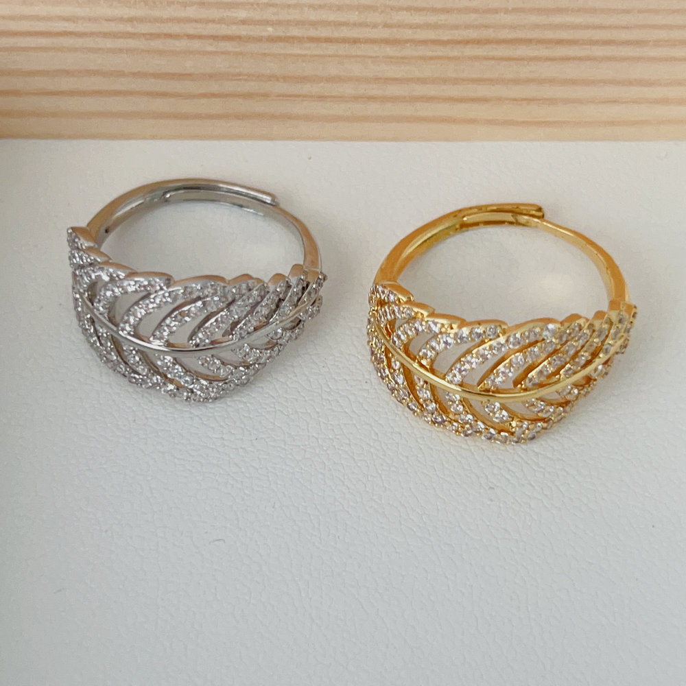 Pave leaf ring