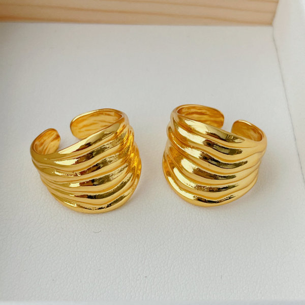 Metal chunky ring